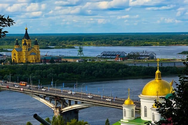 Прогулка на яхте — видовая или с купанием у острова